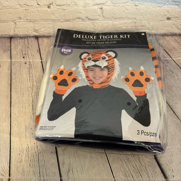 Deluxe Tiger Halloween Costume Accessory Set - Picture 1 of 2